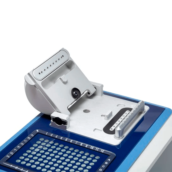 Espectrofotómetro NanoDrop Eight