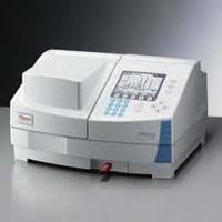 MANTENIMIENTO Y CALIBRACION DE ESPECTROFOTOMETROS UV-VIS